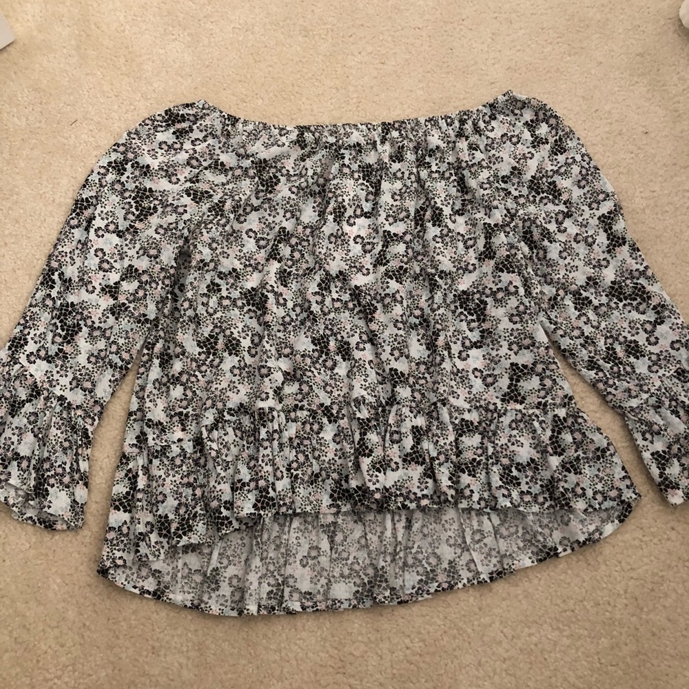 Off the shoulder long sleeve